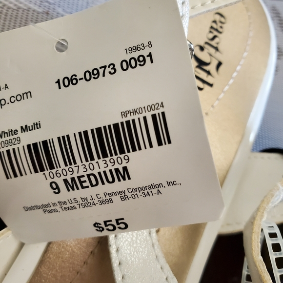 Woman's sz 9 sandals - Picture 3 of 3